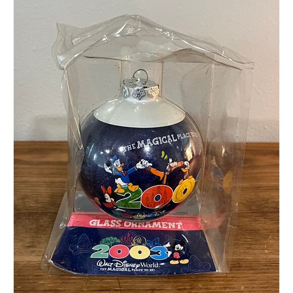 Walt Disney World 2003 Glass Ornament Mickey Goofy Donald Minnie NIB - Picture 1 of 7
